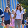 Cindy Crawford et sa fille Kaia Jordan à Disneyland en Californie le 19 octobre 2014.