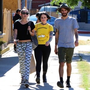 Miley Cyrus est allée déjeuner avec des amis au restaurant « Midori Sushi » à Studio City, le 3 juillet 2015