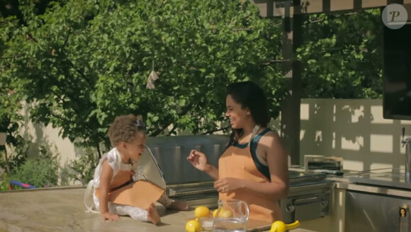 Petite recette maison de limonade par Ayesha Curry et sa fille Riley, avril 2015