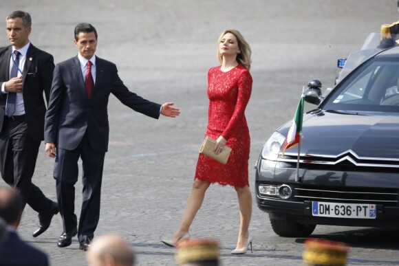 Enrique Peña Nieto et sa femme Angélica Rivera - Place de la Concorde pour le défilé du 14 juillet 2015 à Paris.
