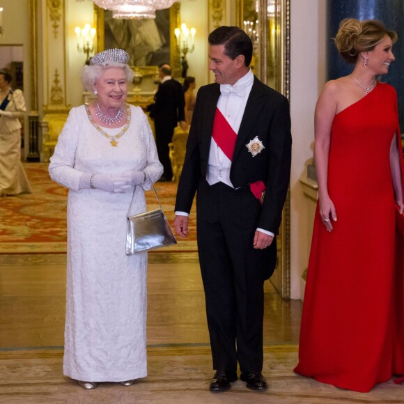 La reine Elisabeth II d'Angleterre, le président du Mexique Enrique Peña Nieto et sa femme Angélica Rivera, et le prince Philip, duc d'Edimbourg - La famille royale d'Angleterre lors du banquet d'état en l'honneur du président du Mexique à Londres. Le 3 mars 2015.