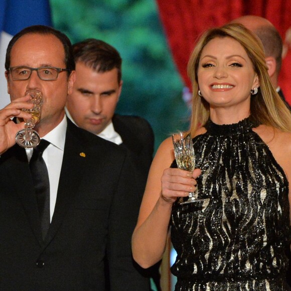 François Hollande et Angélica Rivera - Dîner d'État pour le président des États unis mexicains Enrique Peña Nieto au palais de l'Élysée, à Paris le 16 juillet 2015.