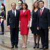 Enrique Peña Nieto et sa femme Angélica Rivera reçus par François Hollande et Valérie Trierweiler au palais de l'Élysée à Paris, le 17 octobre 2012.