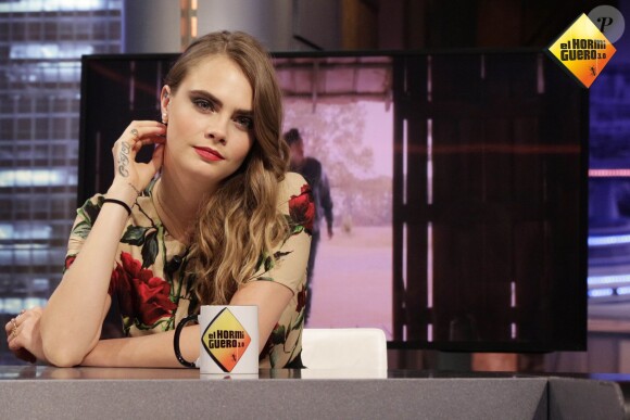 Cara Delevingne sur le plateau de l'émission "El Hormiguero" à Madrid. Le 8 juillet 2015.