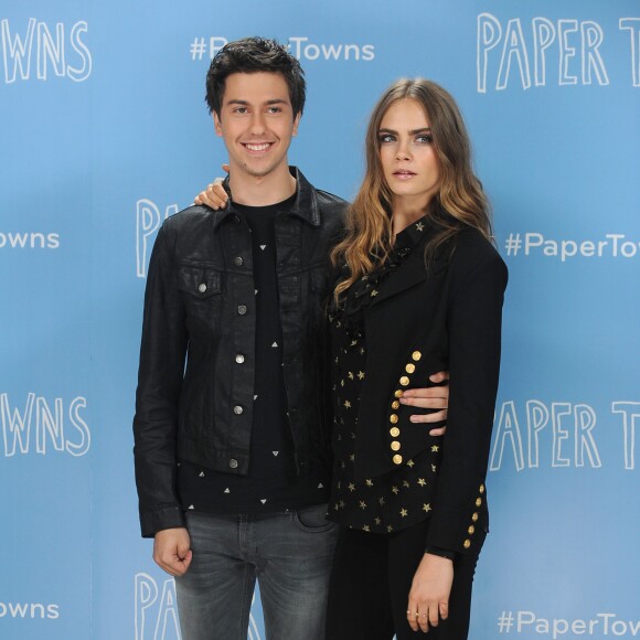 Nat Wolff et Cara Delevingne, héros du film "La face cachée de Margo". Londres, le 18 juin 2015.