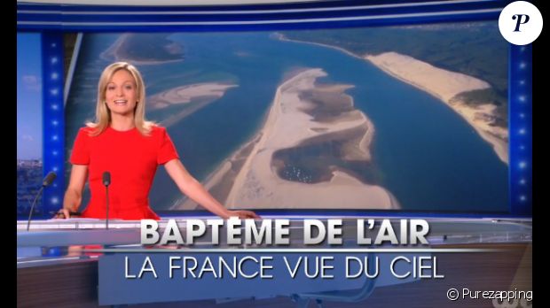 La ravissante et talentueuse Audrey Crespo-Mara fait ses premiers pas aux commandes du journal de 20 heures sur TF1, le vendredi 17 juillet 2015