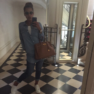 Ayem Nour : Total look jean !