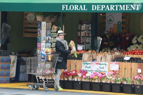 Marguerite Moreau fait ses courses à Whole Food dans le quartier de Sherman Oaks, Los Angeles, le 17 mai 2015