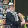 Marguerite Moreau enceinte et en train d'acheter des fleurs à Whole Food dans le quartier de Sherman Oaks, Los Angeles, le 17 mai 2015