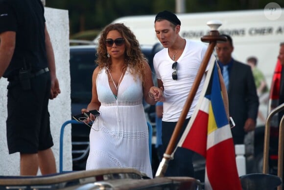 Mariah Carey retourne à bord de l'Arctic yacht à avec des amis et son nouveau compagnon James Packer, le 24 juin 2015 