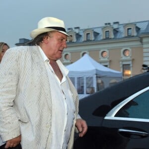 Gérard Depardieu quitte la présentation de la FIFA World Cup 2018 à Saransk, St. Petersbourg, le 23 juillet 2015.