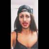 Vivian (Les Anges 7) participe au au "#DontJudgeChallenge" et se moque de Somayeh. Juillet 2015.