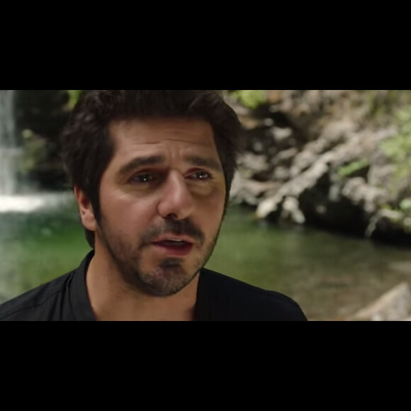 Patrick Fiori dans le clip Corsica