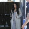 Kim Kardashian, enceinte, quitte un studio de tournage à Van Nuys, Los Angeles, le 28 juillet 2015.