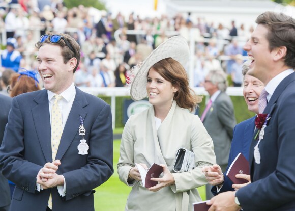 La princesse Eugenie d'York et son amoureux Jack Brooksbank prenaient part au Glorious Goodwood le 30 juillet 2015 à Midhurst.