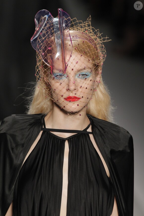 Jessica Stam - Défilé Emanuel Ungaro prêt-à-porter collection Printemps-Eté 2015 lors de la Fashion Week à Paris, le 29 septembre 2014.