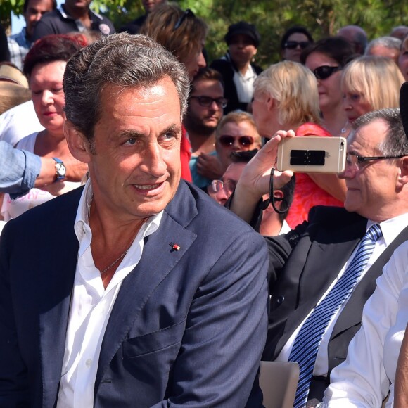 Nicolas Sarkozy et sa belle Carla Bruni-Sarkozy au jardin Albert 1er de Nice le 19 juillet 2015