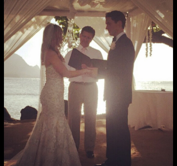 Dreama Walker et son compagnon Christopher McMahon se sont mariés lors d'un séjour à Hawaii, au mois d'aout 2015.