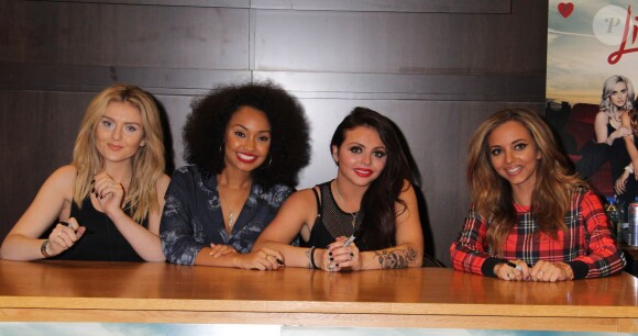 Perrie Edwards, Leigh Anne Pinnock, Jade Thirlwall, Jessica Nelson - Le groupe Little Mix dédicace son album "Salute" à "Barnes & Noble" à Los Angeles, le 14 février 2014  