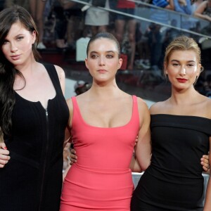 Ireland Baldwin, Alaia Baldwin et Hailey Baldwin - Première de Mission Impossible Rogue Nation à New York le 27 juillet 2015.