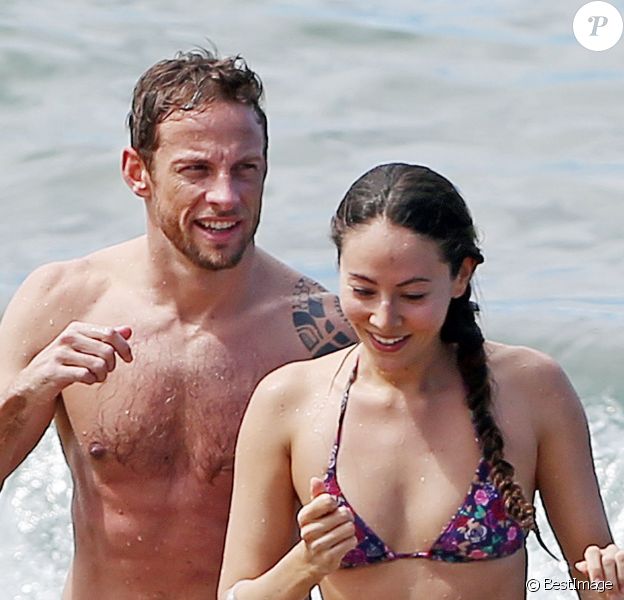 Jenson Button et sa belle fiancée Jessica Michibata lors de leurs vacances amoureuses sur l'île de Maui à Hawaï, le 20 octobre 2014