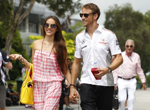 Jessica Michibata et Jenson Button lors du Grand Prix de Malaisie, à Sepang le 24 mars 2013