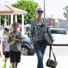 Gwen Stefani est allée à église avec ses enfants Kingston, Zuma et Apollo à Universal City. Gwen ne porte plus son alliance depuis l'annonce officielle de sa séparation avec son mari Gavin Rossdale. Le 9 aout 2015