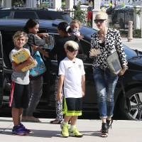 Gwen Stefani en plein divorce : 1re sortie, sans alliance mais avec les enfants
