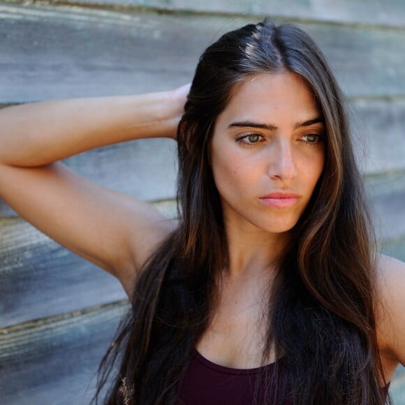 L'actrice Zoe Corraface, fille de Georges Corraface, prend la pose à Kavouri, en Grêce. Le 27 juillet 2015