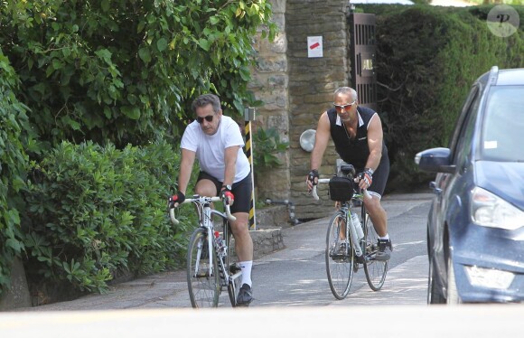 Nicolas Sarkozy s'est offert une longue ballade en vélo au Cap Nègre le 5 juillet 2014. Il a traversé le col du Babaou avant d'emprunter les chemins bucoliques de Bormes-les-Mimosas.
