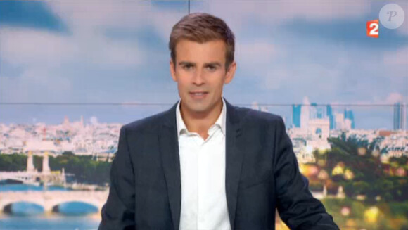 Jean-Baptiste Marteau, à la tête du Journal de 20h de France 2, le week-end du 15 août 2015. Une première !