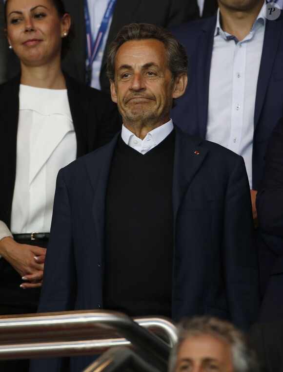 Nicolas Sarkozy - La famille Sarkozy au match de football PSG-GFC Ajaccio lors de la 2ème journée de la Ligue 1 au Parc des Princes à Paris, le 16 août 2015. 