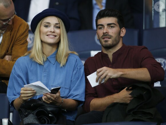 Joy Esther et son petit ami Andréa Condorelli - People au match de football PSG-GFC Ajaccio lors de la 2ème journée de la Ligue 1 au Parc des Princes à Paris, le 16 août 2015.