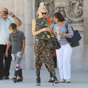 Gwen Stefani, ses parents Dennis et Patti et ses enfants Kingston et Zuma quittent une église à l'issue d'une messe à Universal City. Le 23 août 2015.