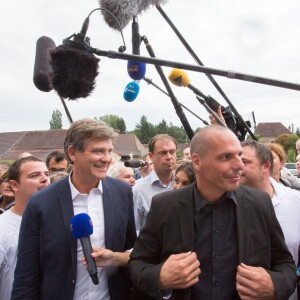 Arnaud Montebourg et Yanis Varoufakis à la Fête de la Rose à Frangy-en-Bresse le 23 août 2015.