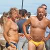 Franck Dubosc et Antoine Duléry - Tournage du film "Camping 3" sur la plage de Biscarosse, le 25 août 2015.