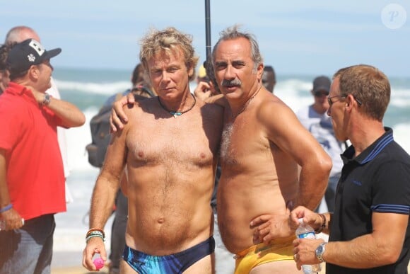 Franck Dubosc et Antoine Duléry - Tournage du film "Camping 3" sur la plage de Biscarosse, le 25 août 2015.