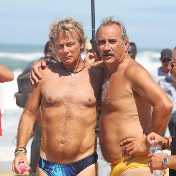 Franck Dubosc et Antoine Duléry - Tournage du film "Camping 3" sur la plage de Biscarosse, le 25 août 2015.