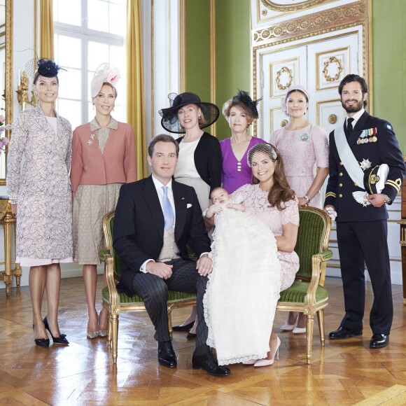 Photo officielle du baptême de la princesse Leonore de Suède, le 8 juin 2014. La princesse Madeleine de Suède, son mari Christopher O'Neill et leurs enfants la princesse Leonore et le prince Nicolas, se sont installés à Londres en août 2015. Le baptême du petit dernier aura lieu le 11 octobre.