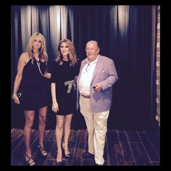 Le journaliste Robin Leach et Céline Dion lors de la première de la chanteuse à Las Vegas le 27 août 2015