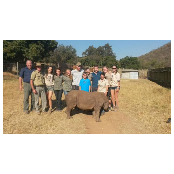 Photo publiée par African Conservation Experience suite à la venue du prince Harry au centre Khulula CareForWild en août 2015