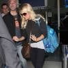 Carrie Underwood arrive a l'aeroport de Los Angeles, le 17 novembre 2012.  
