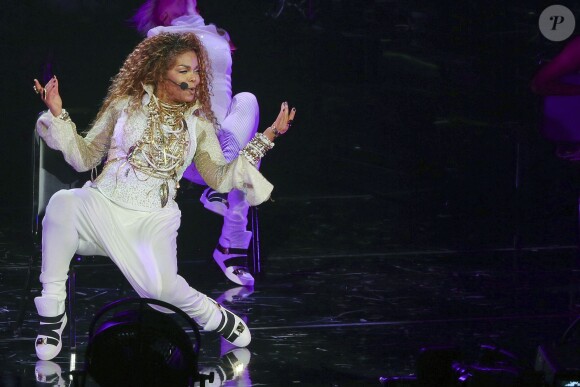 Janet Jackson fait son retour sur scène à Vancouver après environ cinq d'absence à Vancouver le 31 août 2015.