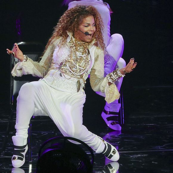 Janet Jackson fait son retour sur scène à Vancouver après environ cinq d'absence à Vancouver le 31 août 2015.