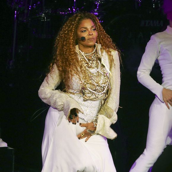 Janet Jackson fait son retour sur scène à Vancouver après environ cinq d'absence à Vancouver le 31 août 2015.