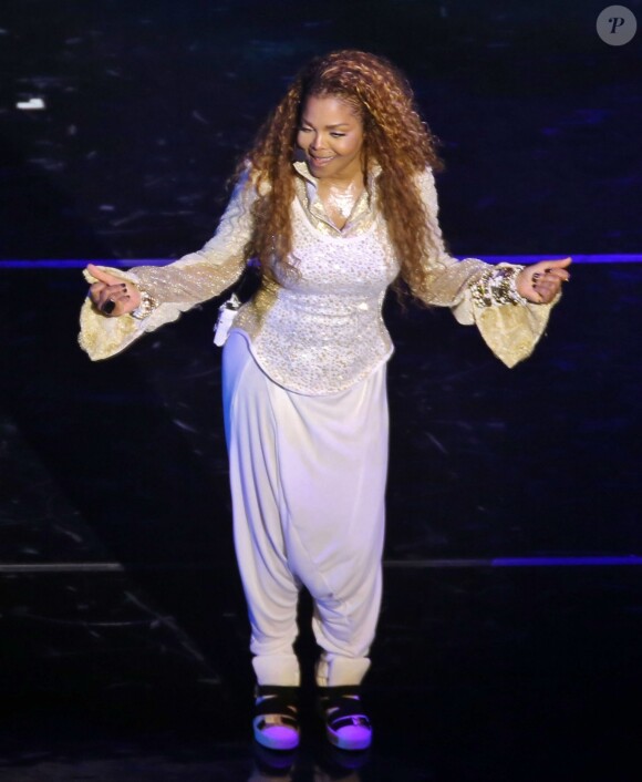 Janet Jackson fait son retour sur scène à Vancouver après environ cinq d'absence à Vancouver le 31 août 2015.