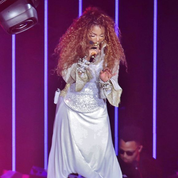 Janet Jackson fait son retour sur scène à Vancouver après environ cinq d'absence à Vancouver le 31 août 2015.