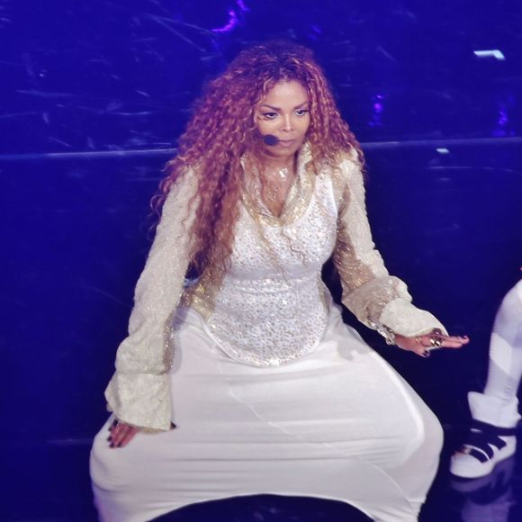 Janet Jackson fait son retour sur scène à Vancouver après environ cinq d'absence à Vancouver le 31 août 2015.