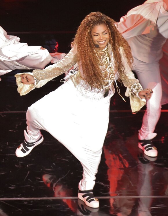 Janet Jackson fait son retour sur scène à Vancouver après environ cinq d'absence à Vancouver le 31 août 2015.