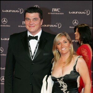 David Douillet et sa femme Valérie lors de la soirée des Laureus Awards 2005 à Estoril au Portugal le 16 mai 2005